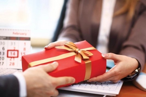 Hà Nội: Không chúc tết cấp trên, cấm biếu tặng quà tết lãnh đạo ảnh 1
