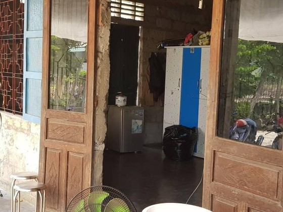 Nghi phạm giết con ruột 4 tháng tuổi ra đầu thú ảnh 1