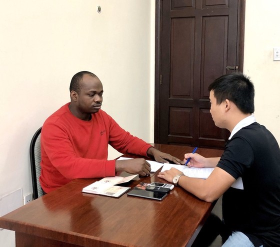 Bắt nhóm người nước ngoài lừa đảo chiếm đoạt hàng trăm tỷ đồng ảnh 3 Bắt nhóm người nước ngoài lừa đảo chiếm đoạt hàng trăm tỷ đồng ảnh 3