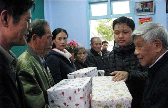Bà con làng Rồng lập bàn thờ nguyên Tổng Bí thư Lê Khả Phiêu ảnh 3