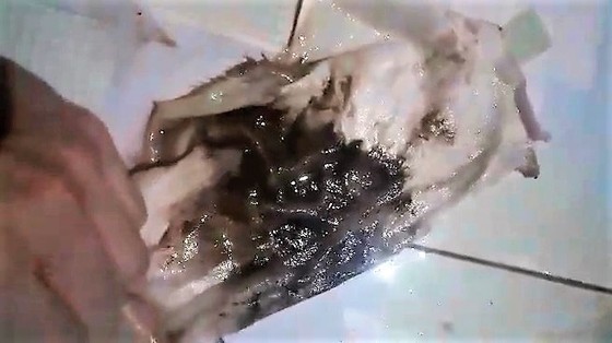 Người dân lo lắng khi sử dụng nước bẩn đục do Công ty CP Cấp nước Thừa Thiên - Huế cung cấp ảnh 2