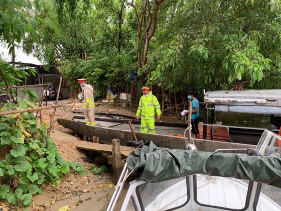 Thừa Thiên - Huế: Mưa gió lớn hất văng chốt kiểm soát dịch Covid-19 ảnh 5