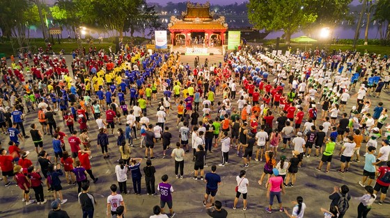Hơn 4.000 người cùng chạy vì một Huế xanh ảnh 6