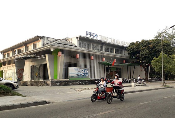 Thừa Thiên – Huế: Yêu cầu tìm chủ cho khu “đất vàng” ven sông Hương bỏ hoang kéo dài ảnh 1