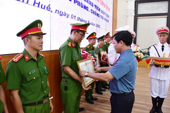 Đối tượng nổ súng cướp tiệm vàng tại Huế là cán bộ Trại giam Bình Điền ảnh 2