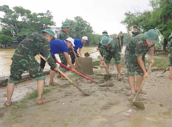 Thừa Thiên - Huế: Tiếp tục triển khai các biện pháp ứng phó với mưa lũ trong vài ngày tới ảnh 1