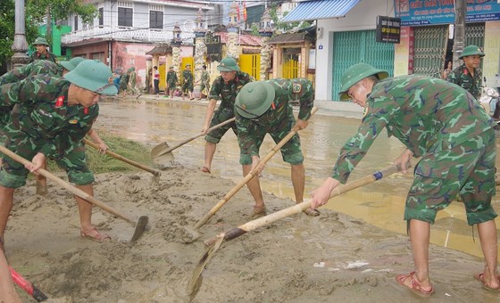 Thừa Thiên - Huế: Tiếp tục triển khai các biện pháp ứng phó với mưa lũ trong vài ngày tới ảnh 2