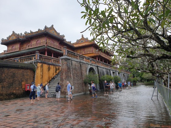 Thừa Thiên - Huế: Tiếp tục triển khai các biện pháp ứng phó với mưa lũ trong vài ngày tới ảnh 6