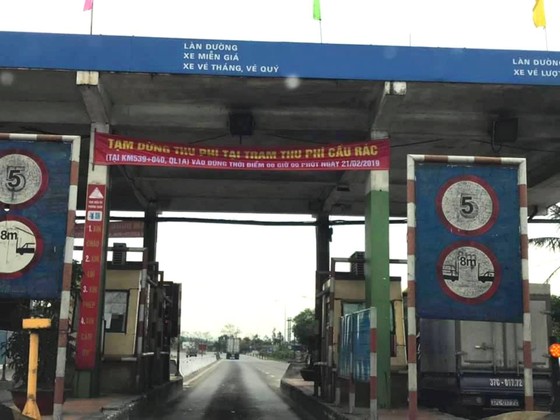 Sáng nay đã tạm dừng thu phí trạm Cầu Rác Hà Tĩnh ảnh 2