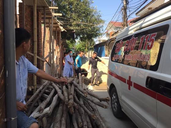 Nghi án chồng dùng dao cứa cổ vợ rồi tự sát ảnh 7