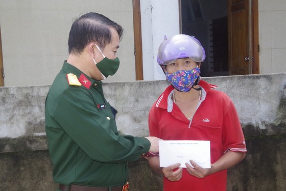 Hà Tĩnh: Thăm, tặng quà các gia đình từng trực tiếp tham gia mở đường Hồ Chí Minh trên biển ảnh 7 Hà Tĩnh: Thăm, tặng quà các gia đình từng trực tiếp tham gia mở đường Hồ Chí Minh trên biển ảnh 7