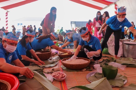 Hà Tĩnh: Sôi nổi hội thi gói bánh chưng dâng Quốc Tổ Hùng Vương ảnh 13