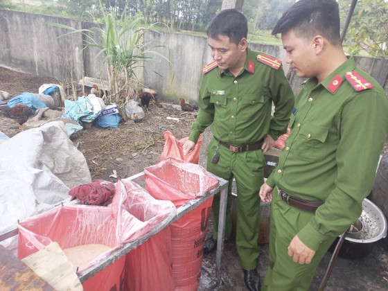 Phát hiện cơ sở chế biến hơn 950kg mỡ động vật không rõ nguồn gốc ảnh 1