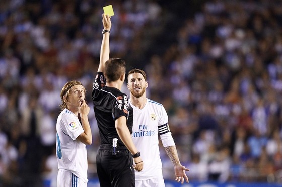 Các cầu thủ Real cần cẩn trọng để tránh thẻ phạt nếu vào chung kết FIFA Club World Cup. Ảnh: Getty Images