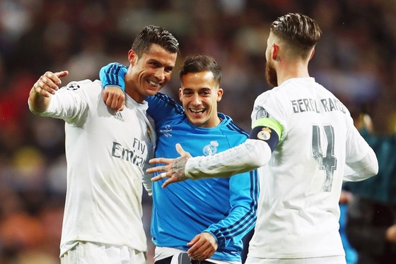Ramos dành cho Ronaldo (trái) nhiều lời khen. Ảnh: Getty Images.