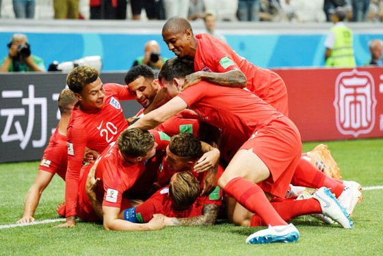 Niềm vui của tuyển Anh sau chiến thắng quan trọng. Ảnh: Getty Images
