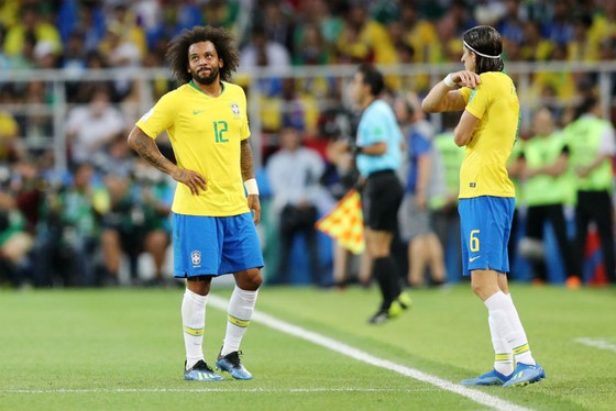 Marcelo thất vọng khi phải nhường chỗ cho Filipe Luis. Ảnh: Getty Images  