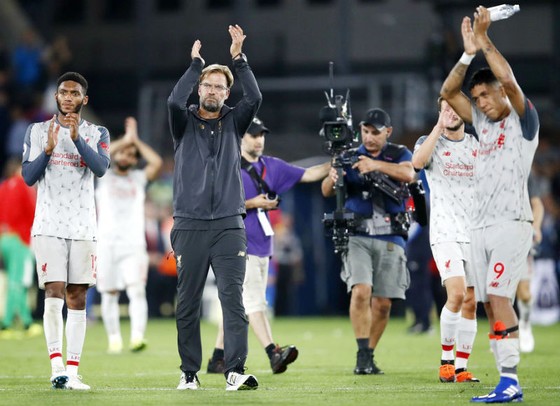 Thắng chật vật, Liverpool mất ngôi đầu ảnh 1