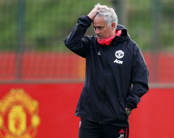 HLV Jose Mourinho cũng cảm nhận rõ sự kiên nhẫn dành cho ông không nhiều. Ảnh: Getty Images  