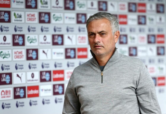 HLV Jose Mourinho đã từ chối xác nhận về sự ủng hộ của cầu thủ. Ảnh: Getty Images    
