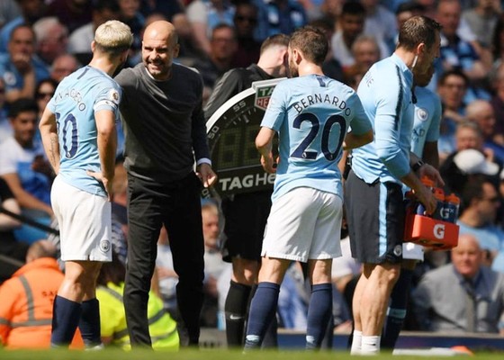 Man.City vượt ải, HLV Guardiola vẫn… rất căng ảnh 1
