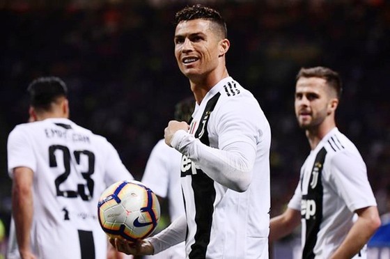 Messi gọi, Ronaldo đáp lời ảnh 1