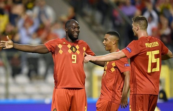 Romelu Lukaku xuất sắc cùng tuyển Bỉ giành tấm vé đầu tiên. Ảnh: Getty Images  