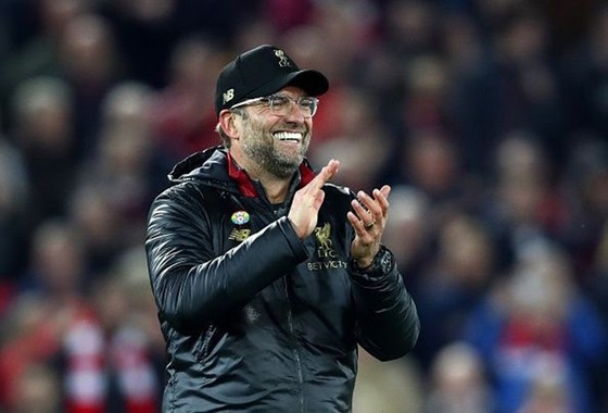 HLV Klopp “cạn lời” vì một năm bất bại của Liverpool ảnh 1