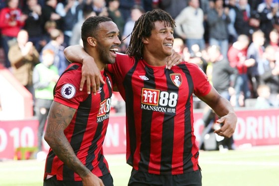 Bournemouth là đội mới nhất giữ lại công việc cho nhân viên. Ảnh: Getty Images   