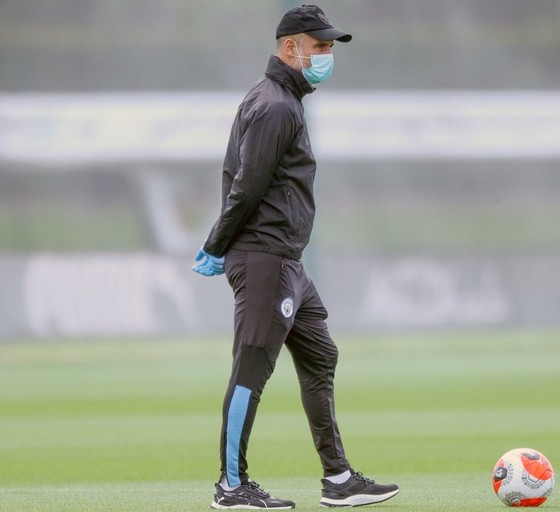 Guardiola trở lại trong thận trọng ảnh 1
