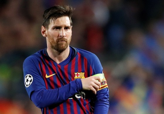 Lionel Messi muốn thoát khỏi gánh nặng đội trưởng ở Barca. Ảnh: Getty Images