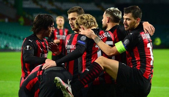Europa League: Tottenham thua sốc, Arsenal và Leicester tiếp tục thắng ảnh 1