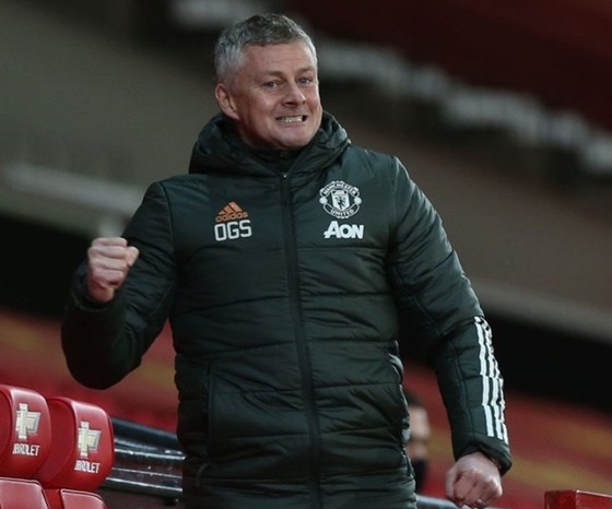 Hủy diệt Leeds, Man.United vươn lên hạng 3 ảnh 1