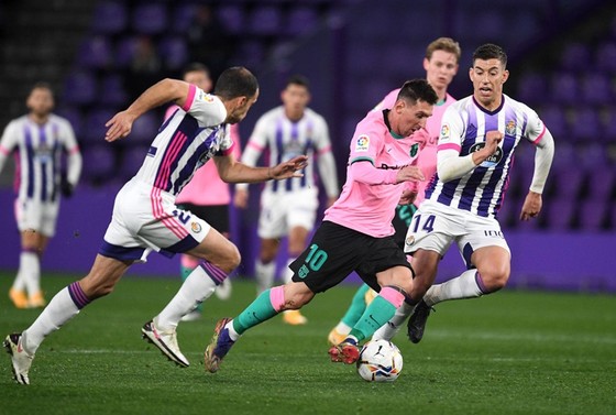 Atletico xây chắc ngôi đầu, Messi độc chiếm kỷ lục ảnh 1