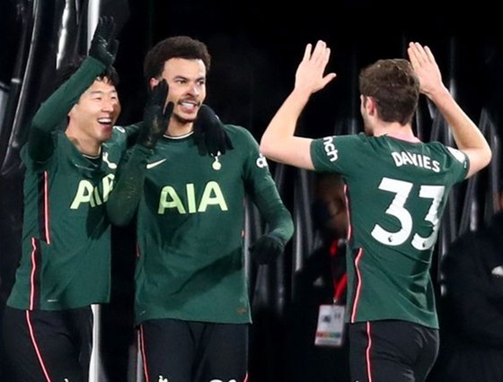 Nhấn chìm Liverpool, The Blues vào tốp 4 ảnh 2