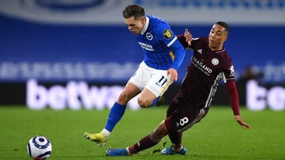 Leicester (phải) có chiến thắng quả cảm trước Brighton. Ảnh: Getty Images