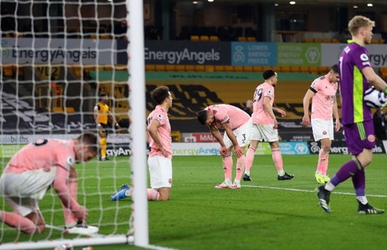 Sheffield United rệu rã khi xuống hạng sớm 6 vòng đấu. Ảnh: Getty Images