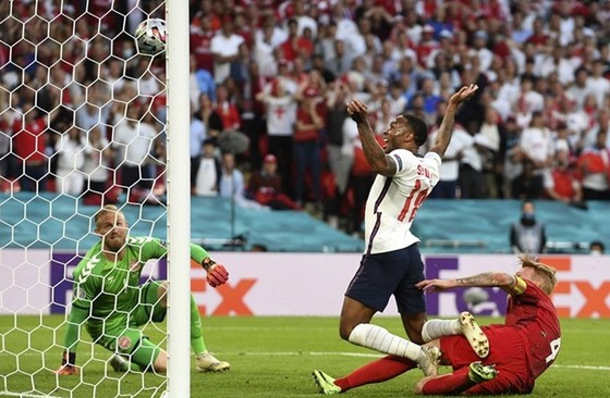 Anh - Đan Mạch 2-1 (hiệp phụ): Tam sư tiến vào trận chung kết lịch sử ảnh 2