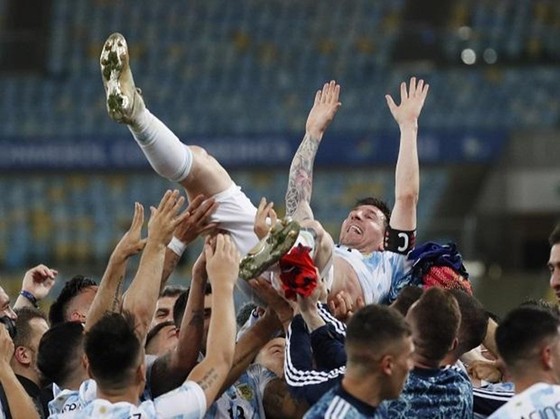 Copa America 2021: Argentina giải cơn khát 28 năm, Messi có danh hiệu lớn đầu tiên ảnh 2 Copa America 2021: Argentina giải cơn khát 28 năm, Messi có danh hiệu lớn đầu tiên ảnh 2