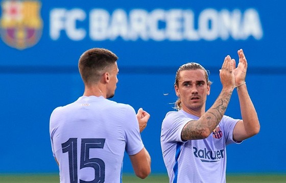 Depay ra mắt bằng một bàn thắng, HLV Koeman hài lòng ảnh 1