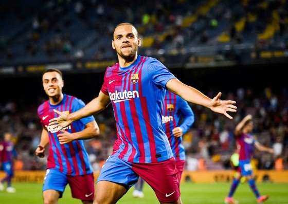 Thắng đậm trận khai màn, Pique tin Barca sẽ sớm quên Messi ảnh 1
