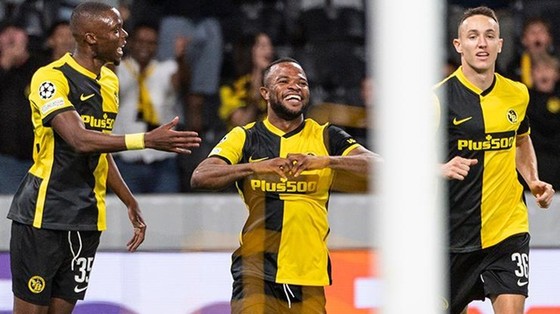 Benfica tăng hy vọng trở lại vòng đấu bảng ảnh 1