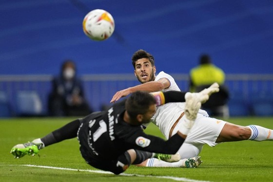 Real rực lửa hủy diệt Mallorca ảnh 1