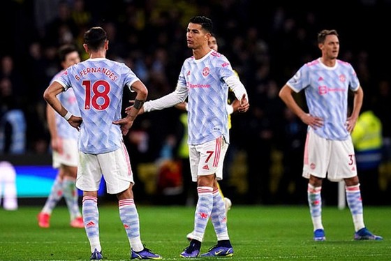 Solskjaer “thu dọn hành lý” trong khi chờ quyết định sa thải ảnh 1