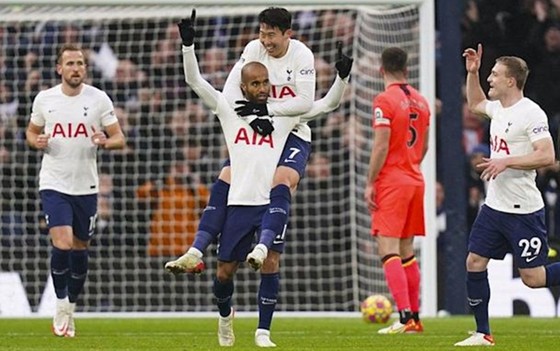 Antonio Conte: “Có thể người hâm mộ khen tôi quá sớm” ảnh 1