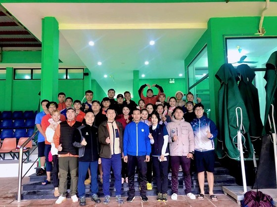 Các đội tuyển hối hả trở lại với guồng quay tập luyện ảnh 1