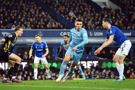 Phil Foden ghi bàn duy nhất giúp Man.City giành chiến thắng 1-0 tại Everton.