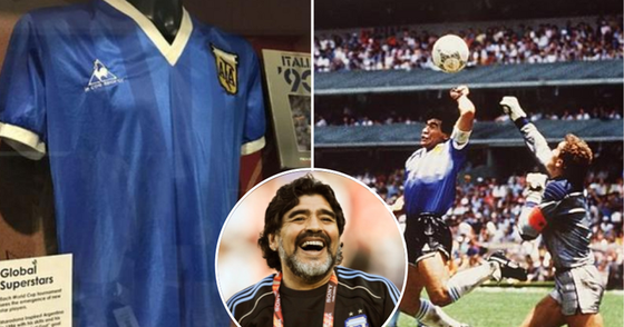 Áo đấu của huyền thoại quá cố Diego Maradona là kỷ vật thể thao đắt giá nhất thế giới.
