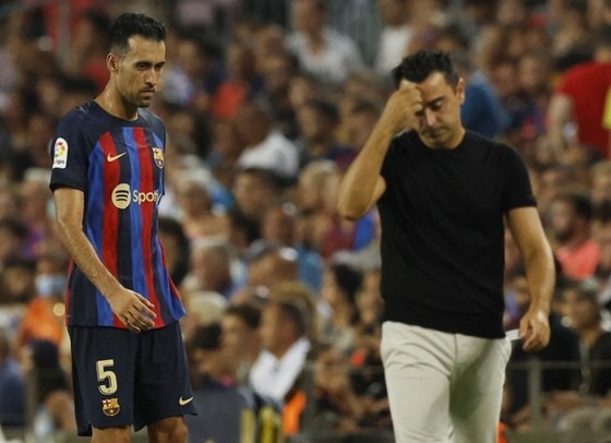 Đội hình “siêu tấn công” của Barca bất lực ngày ra quân ảnh 1
