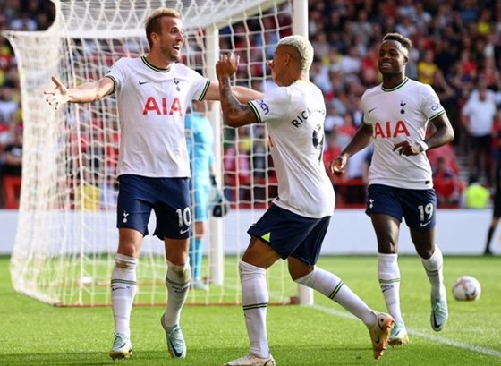 Kane lập cú đúp, Tottenham thắng dễ tân binh ảnh 1